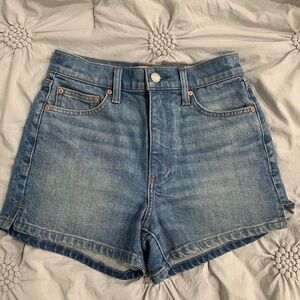 Aritizia Boyfriend Short Shorts